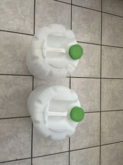 5 gallon plastic water tank $15 each two for $25
