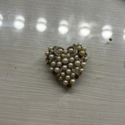 Statement Signed ART 3D Cushion Faux Pearl Gold Tone Heart Brooch Vintage 2 1/2"