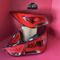 Hyundai Sonata 2011. 2014 Tail Lights.