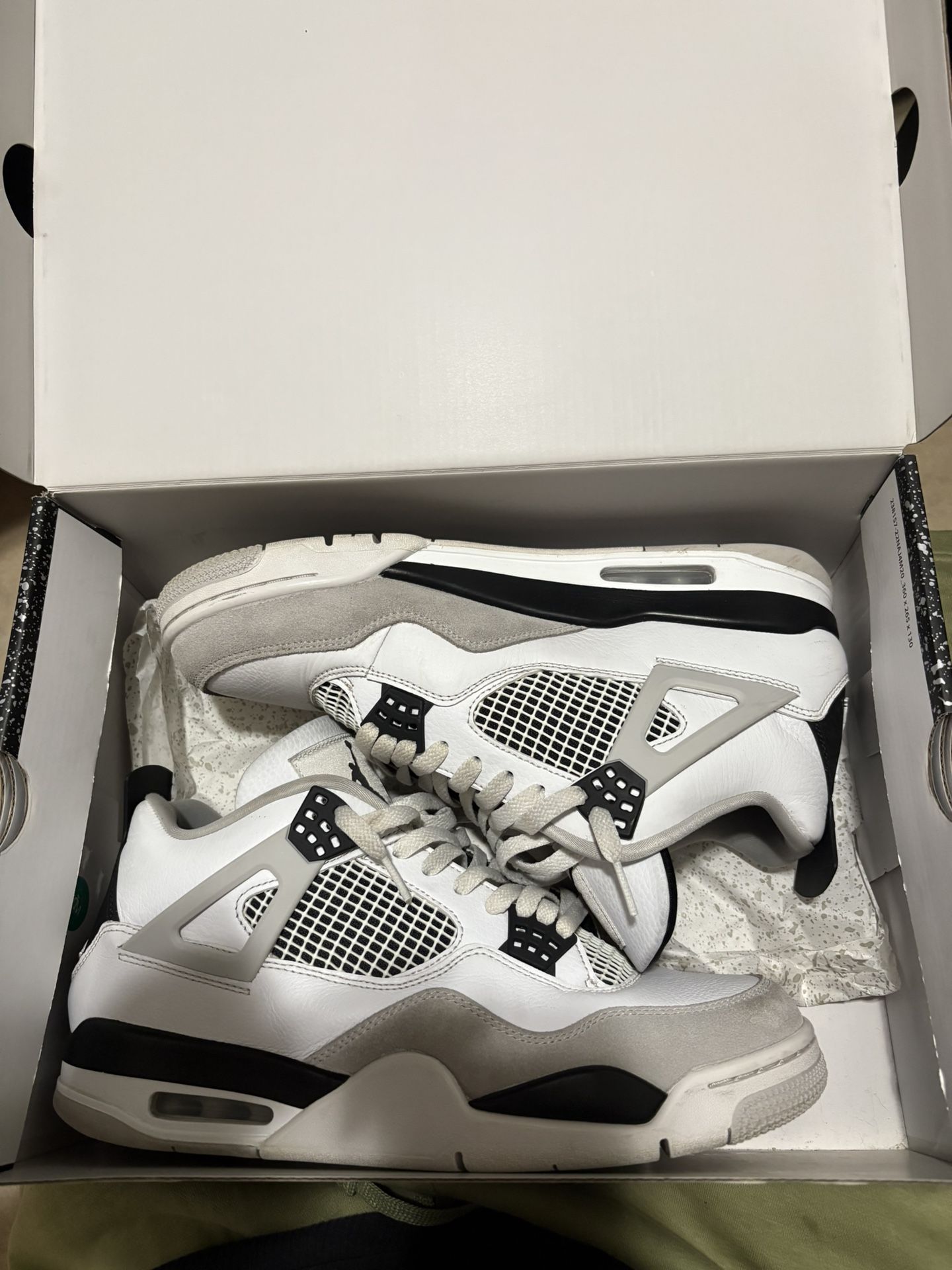 Jordan 4s
