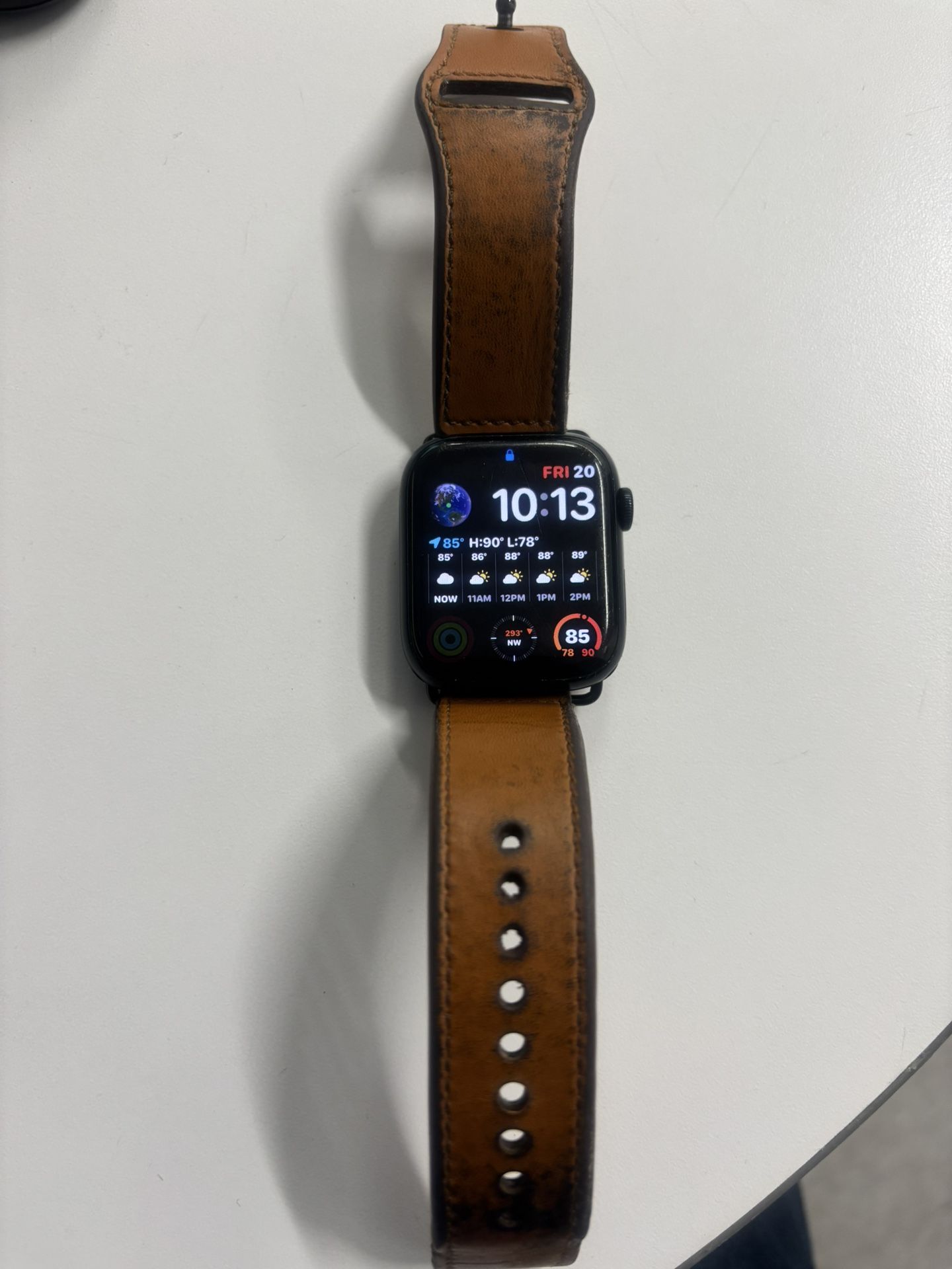📱 Apple Watch Series 7 – 45mm (MKN53LL/A) – Good Condition