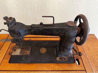 Free Antique sewing machine