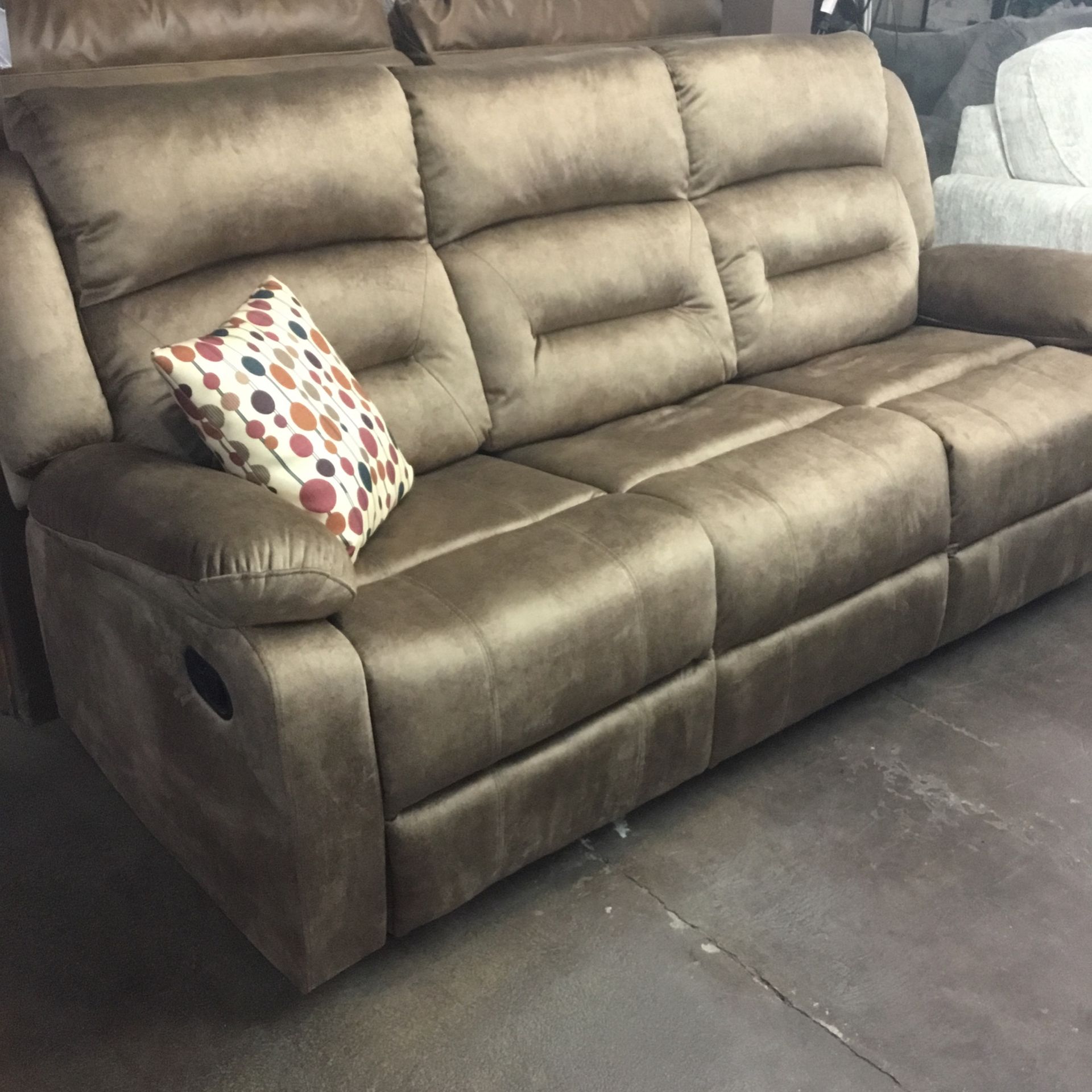 Sofa & Loveseat Reclining
