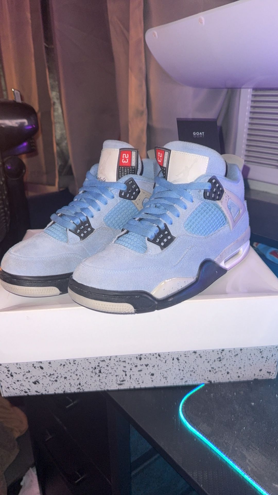 Jordan 4 Unc Blue 