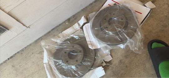 Brake Rotors Pair – New in Packaging