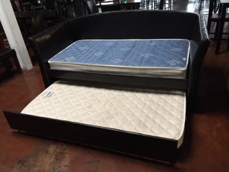 Stylish day bed! Free delivery