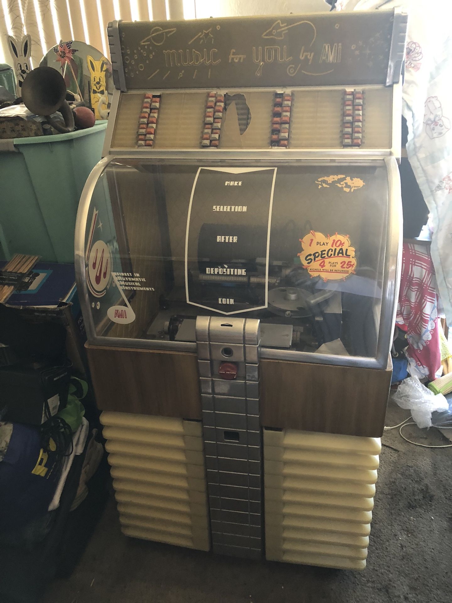 Vtg 50s Ami Model D 80, Serial No. 63589,volts 115,cycles 60 Watts