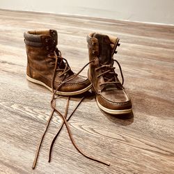 Like New Sperry Boots Size 6