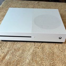 Xbox One S , Used But It’s In good condition