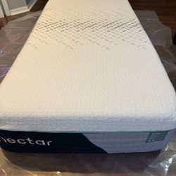 Nectar, Nectar Premier Hybrid, Twin XL, Like New