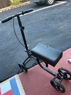 Knee scooter