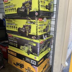 Battery Powered Lawnmowers 