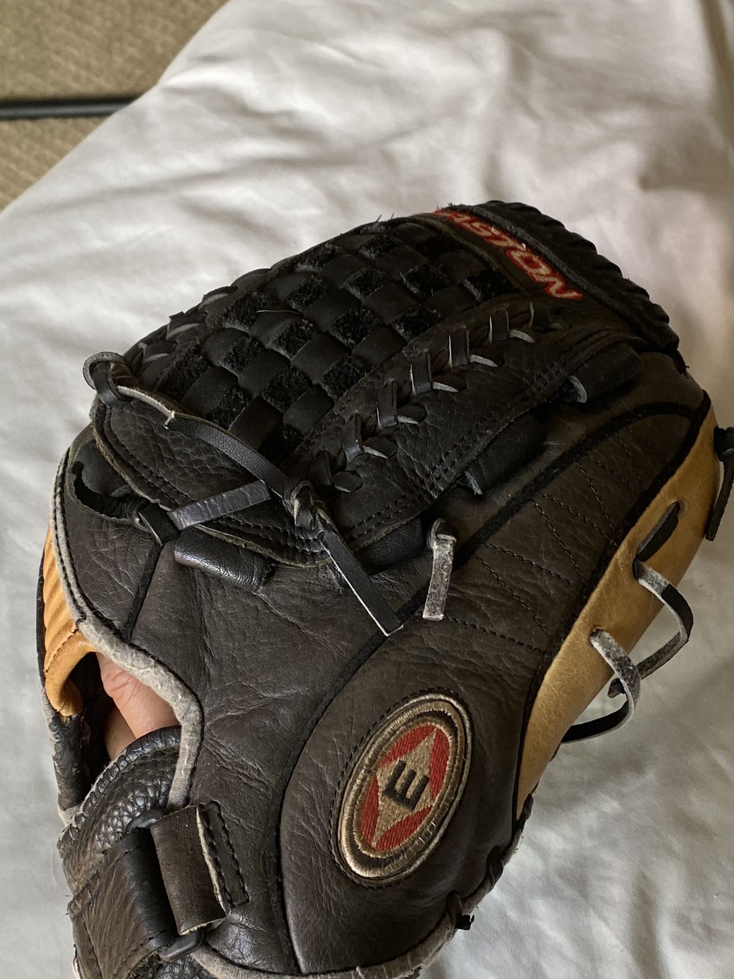 Easton Typhoon 13” softball /baseball glove