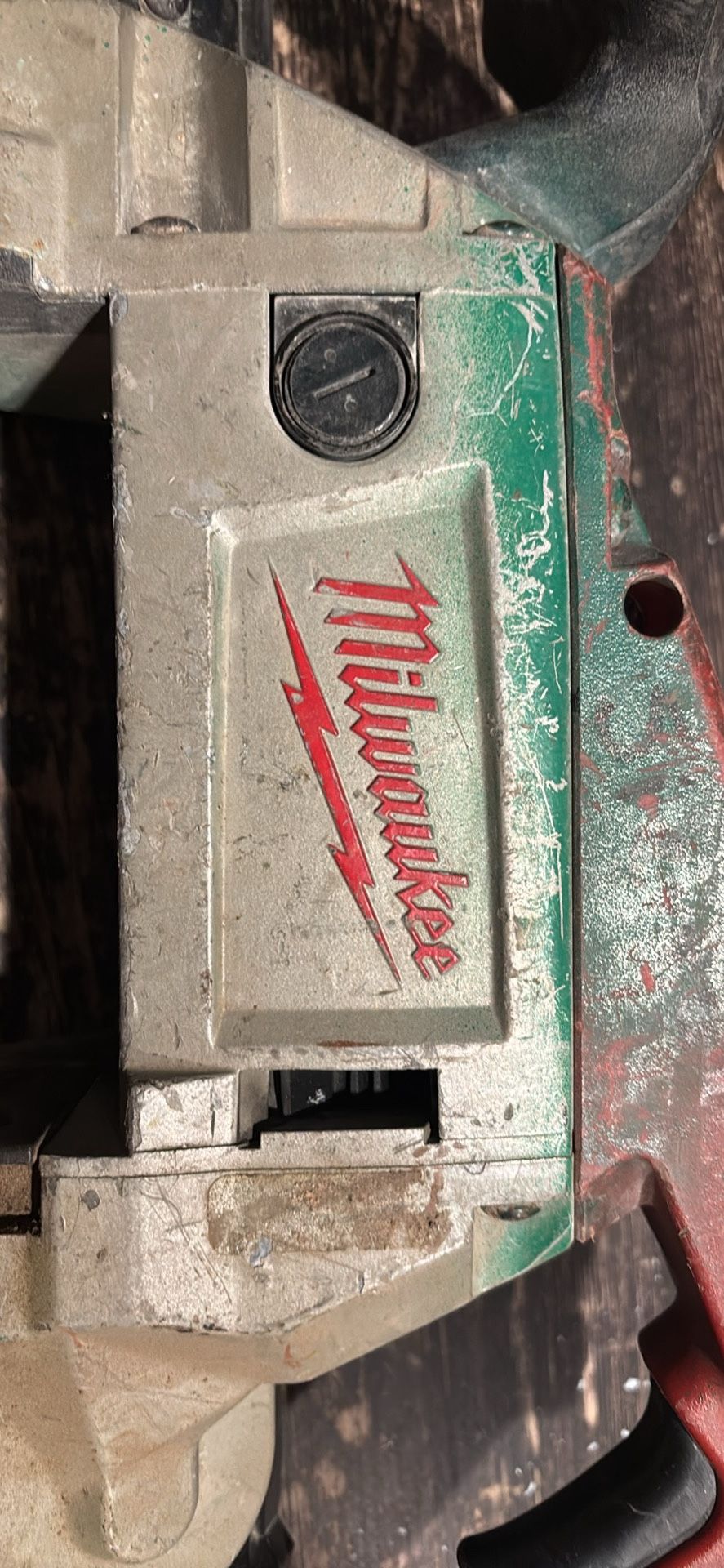 Milwaukee Deep Cut Band Saw
