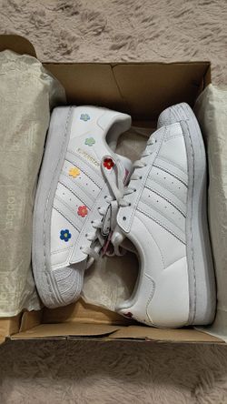 Adidas Superstars Hello Kitty Flower Shoes Size 7