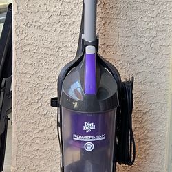 Dirt Devil PowerMax Pet Vacuum Cleaner  - Works Perfectly, Lots of Power, Great Price