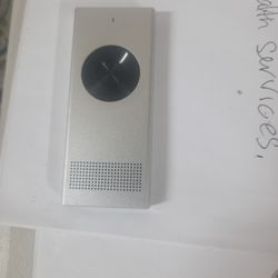 Enence instant voice language translator device. 