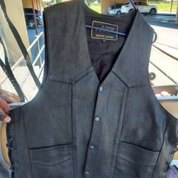 Mens Leather Vest Size 2x.  Perfect Condition 