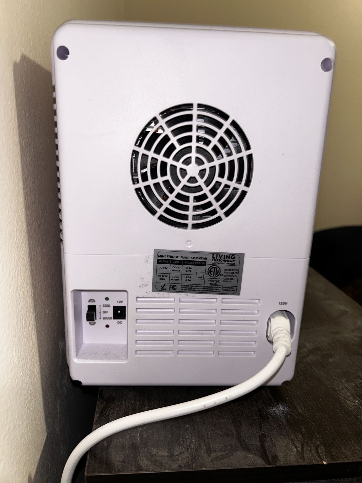 White mini fridge/heater
