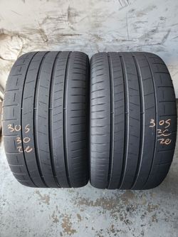 Used 305/30/20 pirelli p-zero