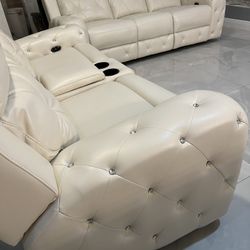 New Beautiful Sofa And Loveseat 