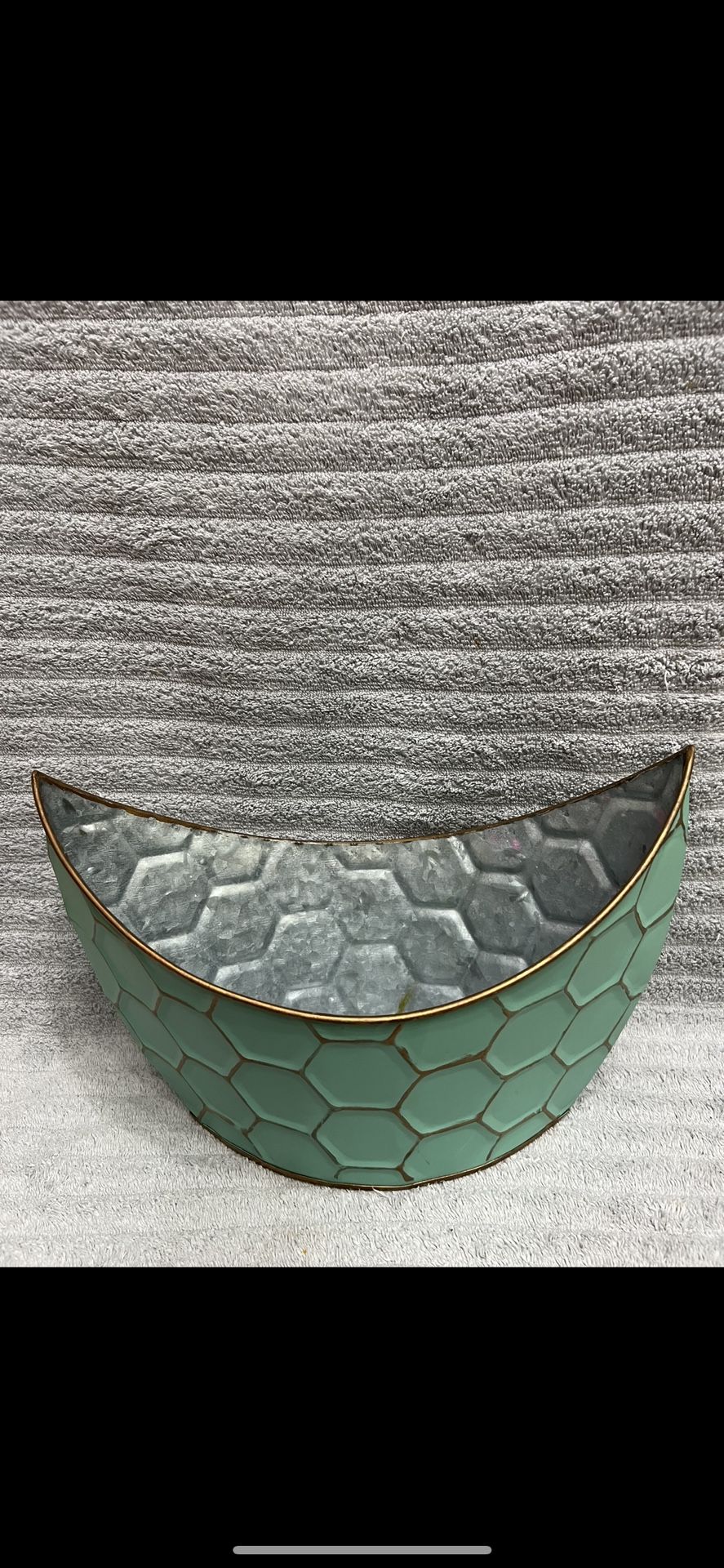 Metal Decorative/Planter/Bowl 12x8.5