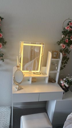 44" Lighted Vanity Set with Mirror and Stool