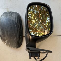 Toyota tundra left side mirror year 2000 to 2004