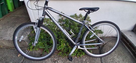 Schwinn hybrid bike 21 speed pefect for city ridding