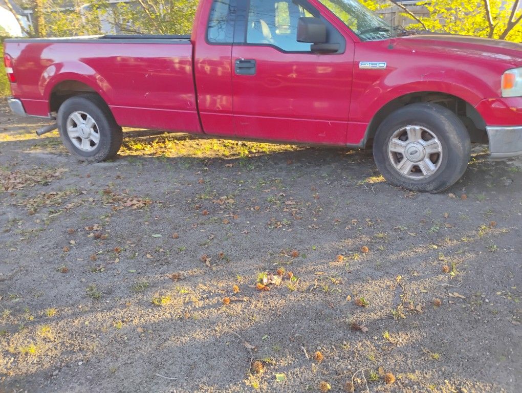 2004 Ford Pickup Truck