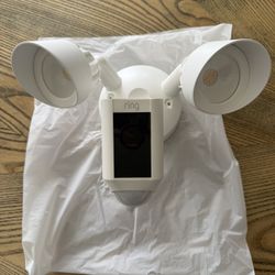 Ring Floodlights Plus Cam (white)