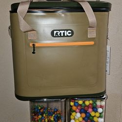 RTIC Cooler Bag Fits 40 Cans 