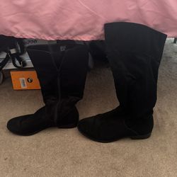 Woman’s Black Boots
