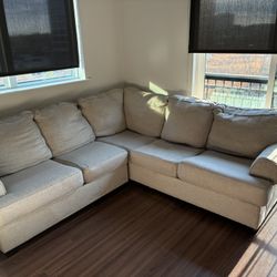 🛋️ Modern Neutral Sectional – Excellent Condition