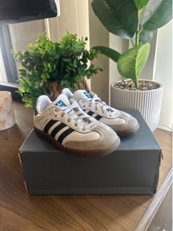Toddler sambas size 8C