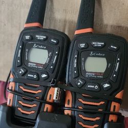 Cobra ACXT645 Waterproof Walkie Talkies