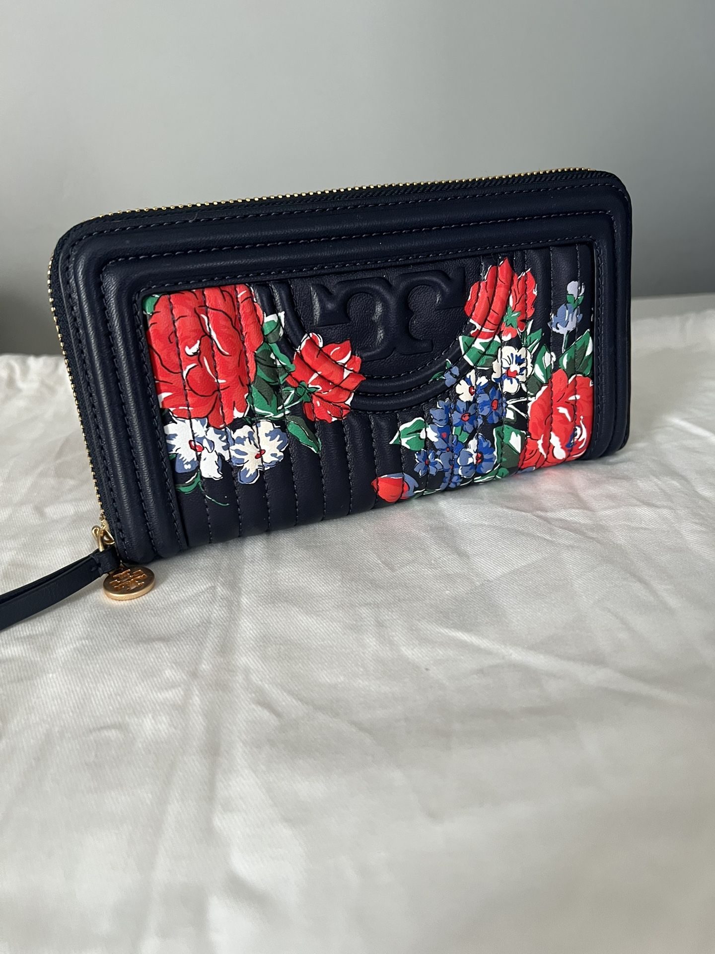 Tory Burch Fleming Full Size Wallet
