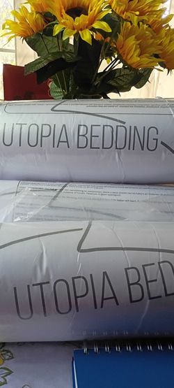 New Utopia Queen Sz Pillows