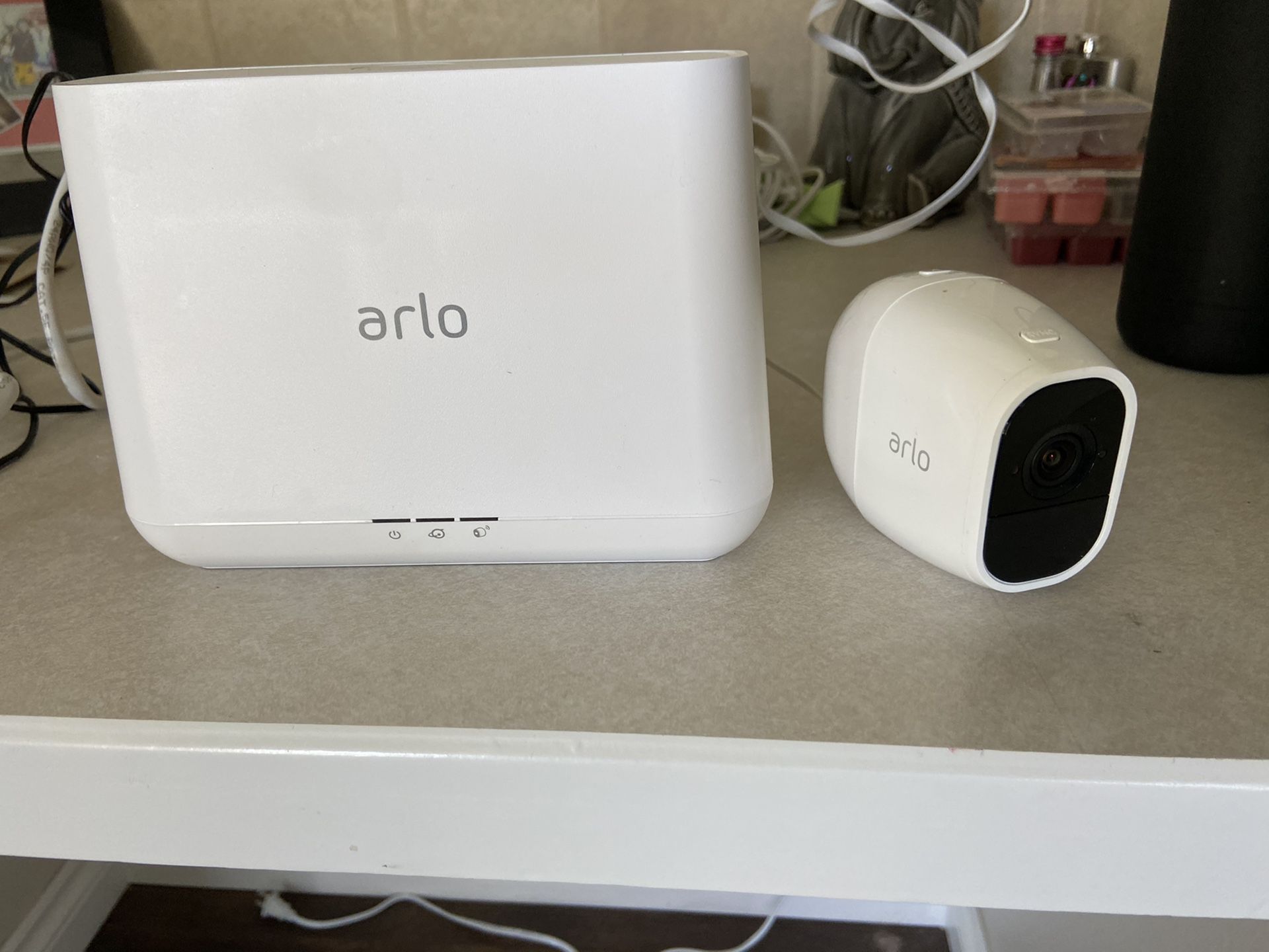 Arlo wireless camera w/ base