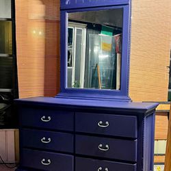 6 Drawer Dresser 32”h X 52”w X 17”d With Mirror