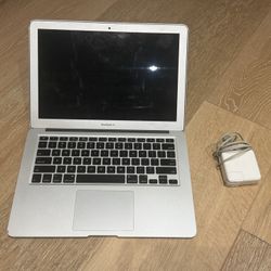 Apple MacBook Air A1466 13.3” 128GB