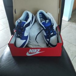 New Nike Dunk Low Sneakers Size 9.5