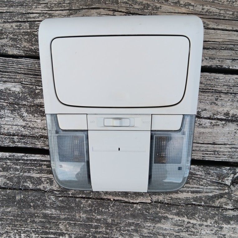 2010-2013 Subaru Legacy Dome Light