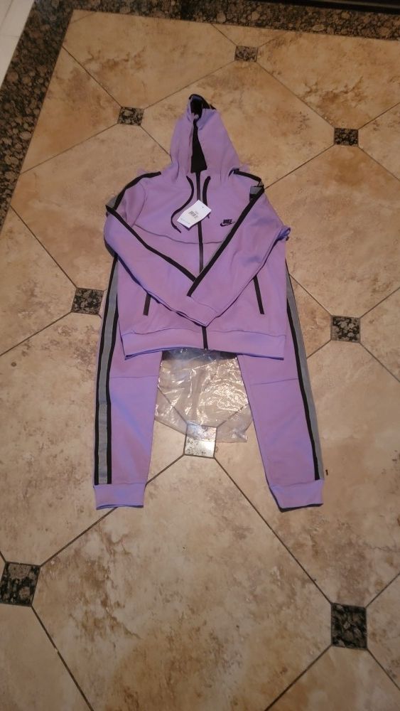 Nike Large Sweatsuit 