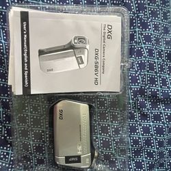 New Never Used DXG Digital Camera With Charger Adapters And Instructions 