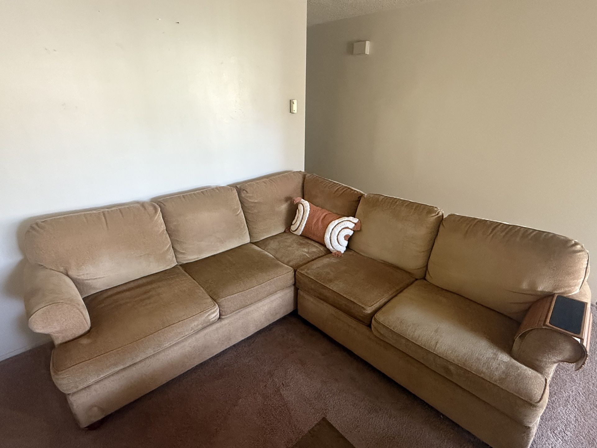 Sectional Sofa – Great Condition, Super Comfortable!