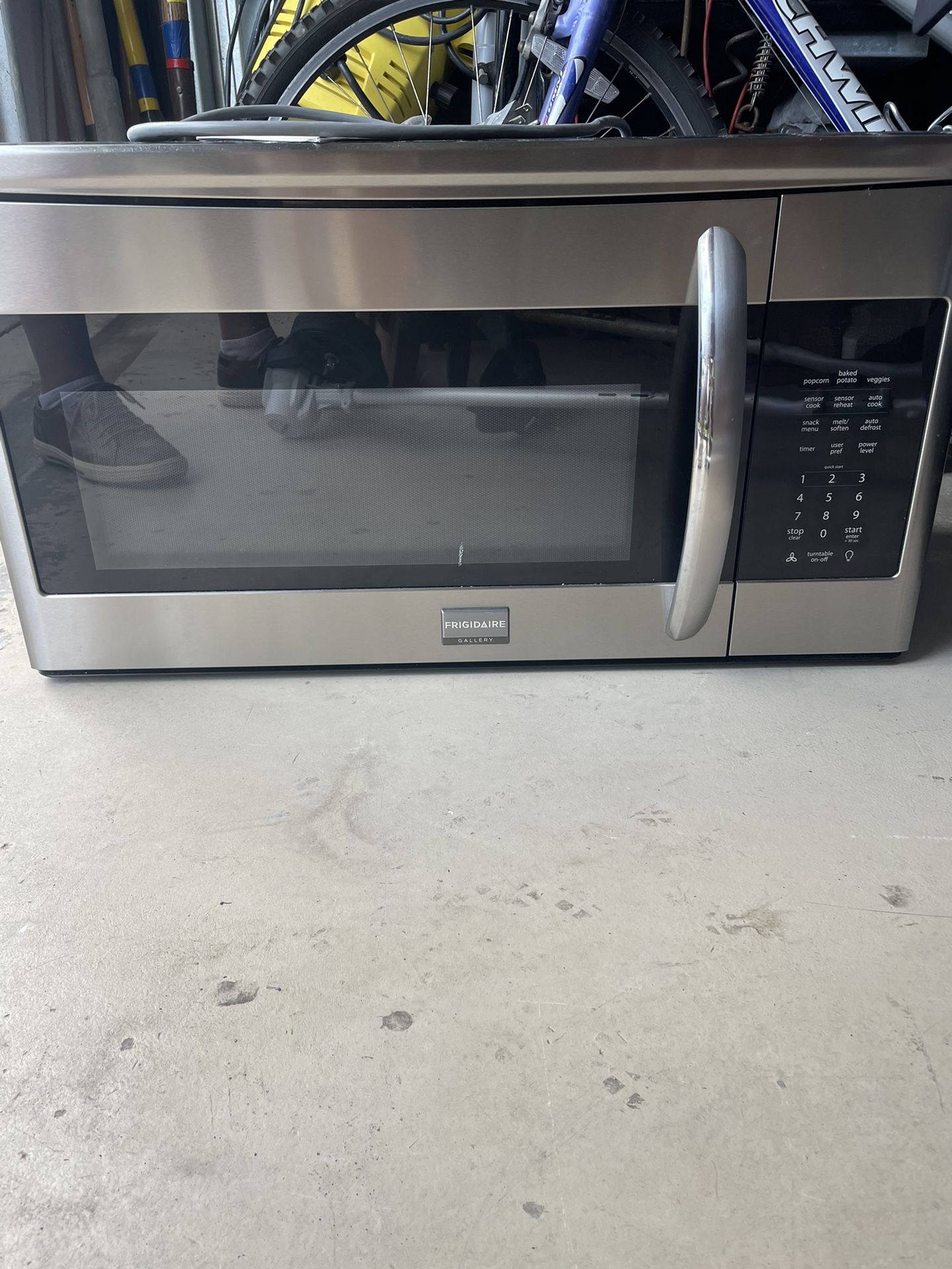 Above Stove Microwave Oven