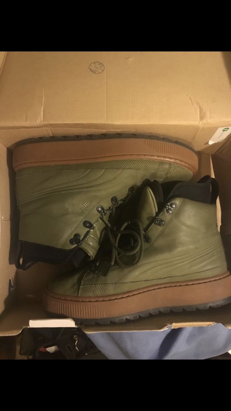 Puma rent boots size 10 men’s