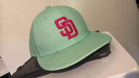 SD HAT WORN ONCE!