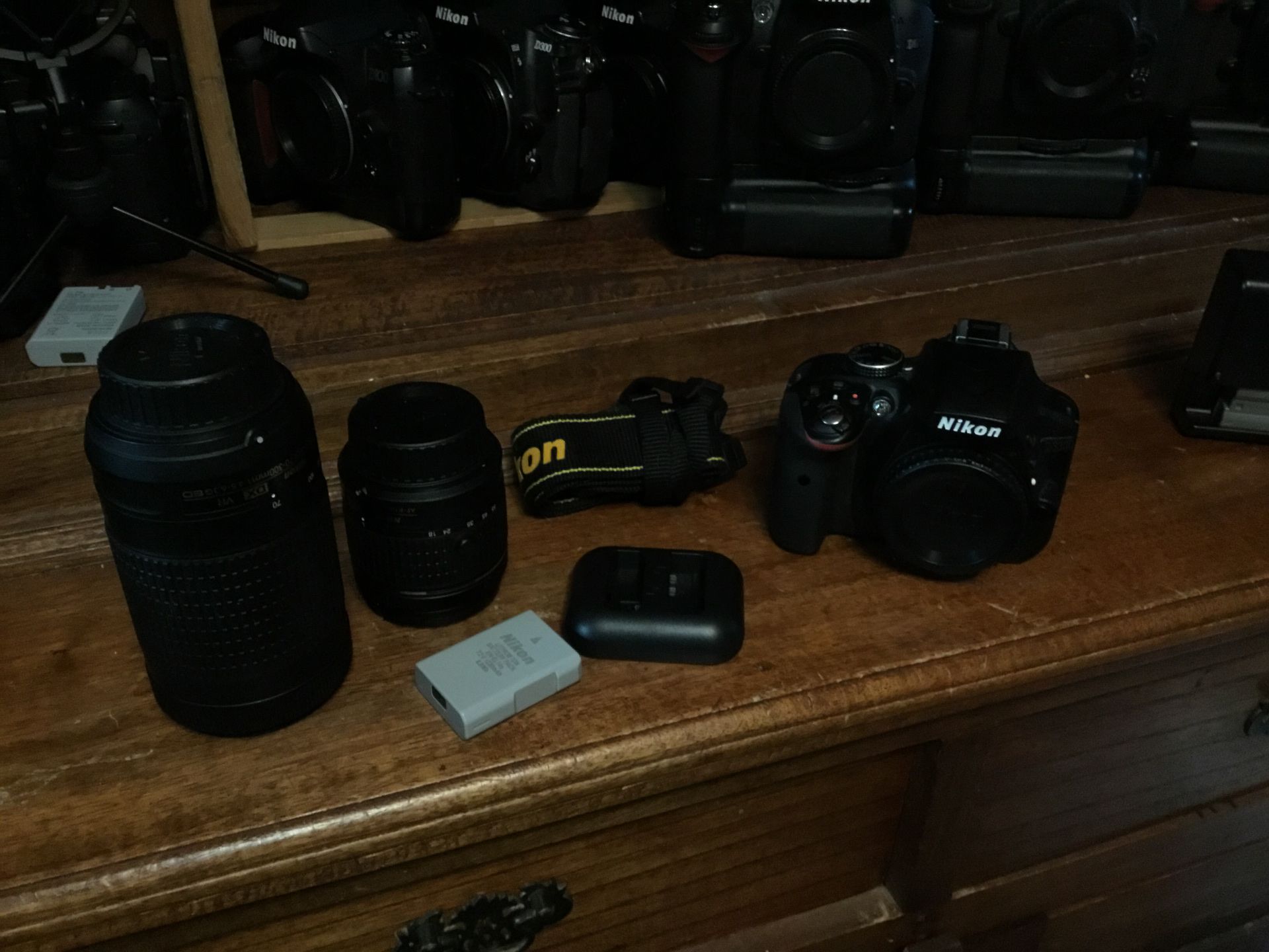 Nikon D3300 DSLR Digital Camera and 2 Nikkor AF-P SLR Lenses 18-55mm VR 2 / 70-300mm VR 2 Kit All in Pristine condition {{{{{{ it’s all in the listi